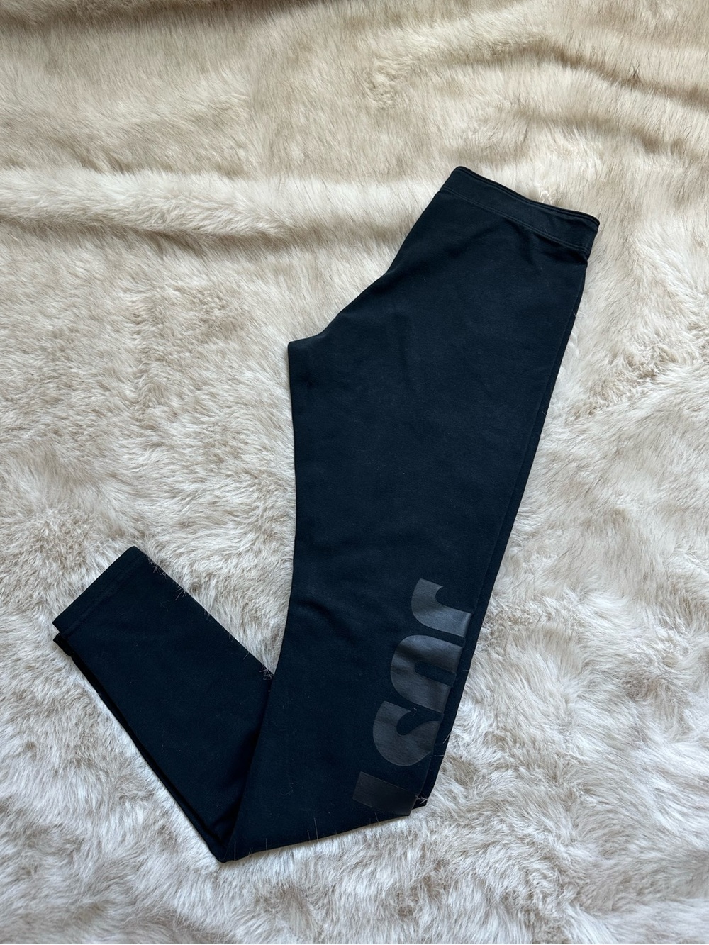 NEVER WORN Nike black script leggings